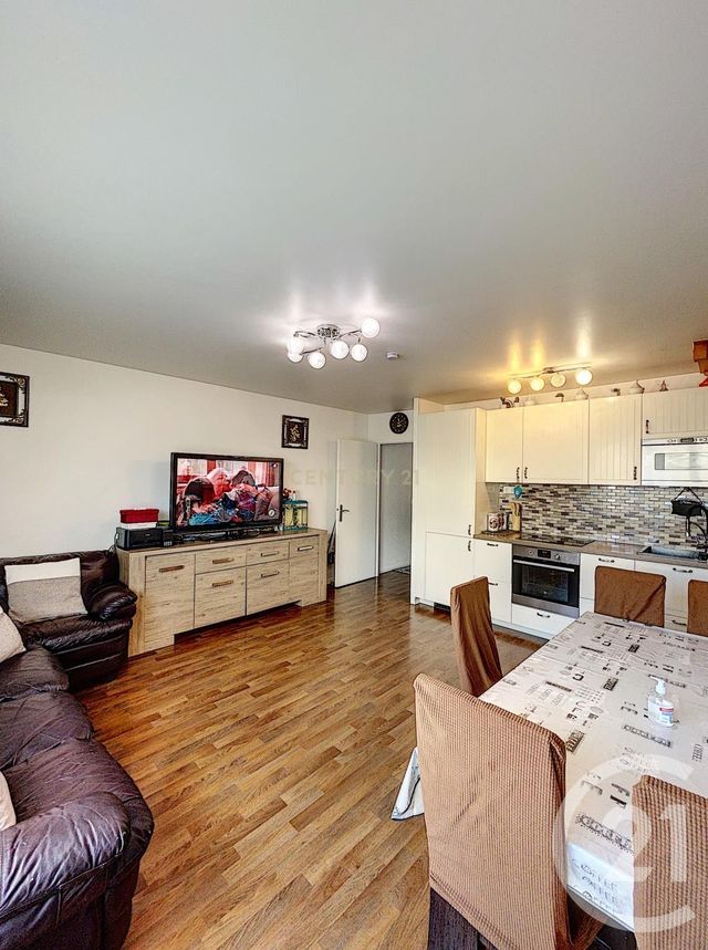 Afficher la photo en grand Appartement F4 à vendre - 4 pièces - 79.0 m2 - BOBIGNY - 93 - ILE-DE-FRANCE - Century 21 Agence Marcus