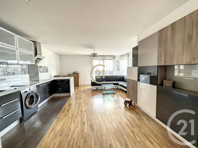 Appartement F3 à vendre - 3 pièces - 62.89 m2 - BOBIGNY - 93 - ILE-DE-FRANCE - Century 21 Agence Marcus