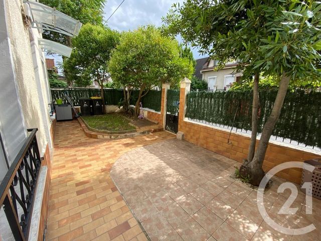 Afficher la photo en grand appartement à vendre - 3 pièces - 54.0 m2 - LE BLANC MESNIL - 93 - ILE-DE-FRANCE - Century 21 Agence Marcus