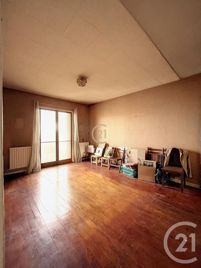 Appartement F3 à vendre - 3 pièces - 53.16 m2 - BOBIGNY - 93 - ILE-DE-FRANCE - Century 21 Agence Marcus