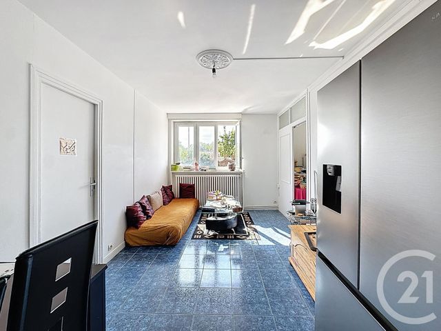 Appartement F2 à vendre - 2 pièces - 40.47 m2 - BOBIGNY - 93 - ILE-DE-FRANCE - Century 21 Agence Marcus