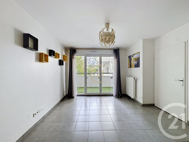 Appartement à vendre - 2 pièces - 38.9 m2 - DRANCY - 93 - ILE-DE-FRANCE - Century 21 Agence Marcus