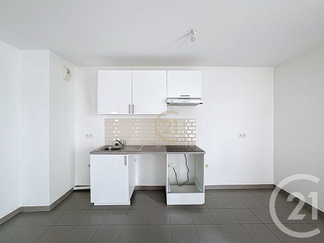 Afficher la photo en grand Appartement F3 à vendre - 3 pièces - 56.21 m2 - BOBIGNY - 93 - ILE-DE-FRANCE - Century 21 Agence Marcus