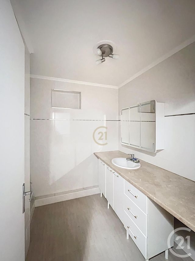 Appartement F2 à louer - 2 pièces - 46.11 m2 - DRANCY - 93 - ILE-DE-FRANCE - Century 21 Agence Marcus