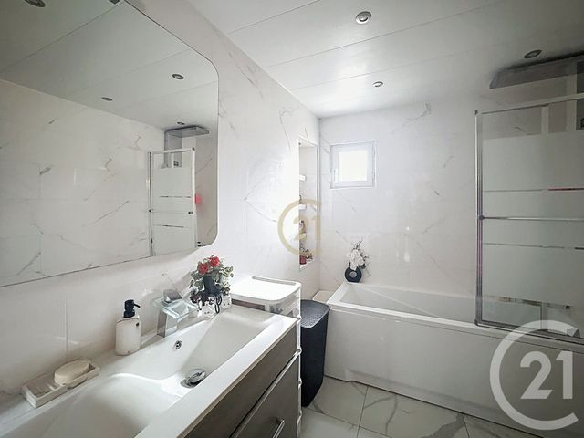 maison à vendre - 4 pièces - 80.03 m2 - BOBIGNY - 93 - ILE-DE-FRANCE - Century 21 Agence Marcus