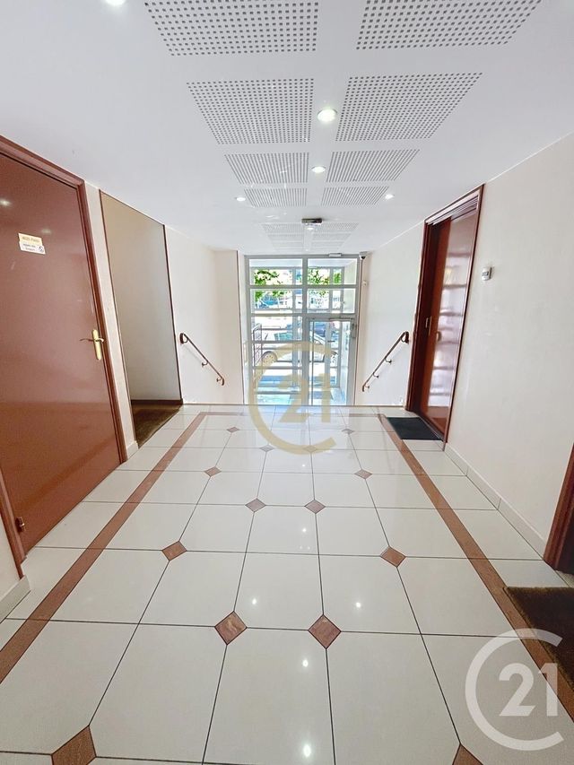 Appartement F2 à louer - 2 pièces - 37.62 m2 - BOBIGNY - 93 - ILE-DE-FRANCE - Century 21 Agence Marcus