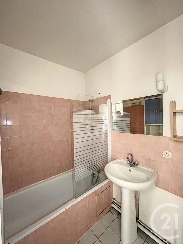 Appartement Studio à louer - 1 pièce - 27.87 m2 - BOBIGNY - 93 - ILE-DE-FRANCE - Century 21 Agence Marcus