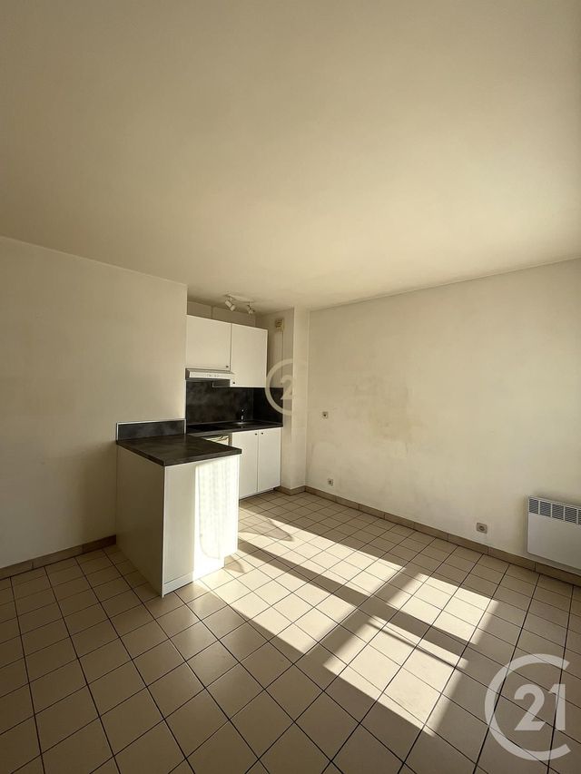Appartement Studio à louer - 1 pièce - 27.87 m2 - BOBIGNY - 93 - ILE-DE-FRANCE - Century 21 Agence Marcus