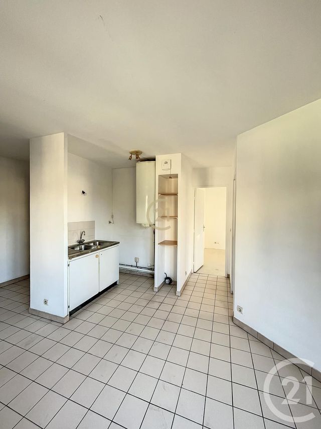 Appartement F2 à louer - 2 pièces - 35.17 m2 - BOBIGNY - 93 - ILE-DE-FRANCE - Century 21 Agence Marcus